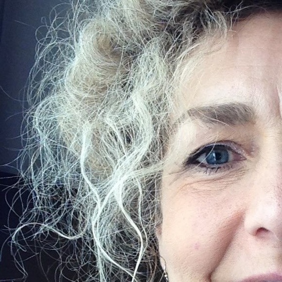 Meet your Posher, Holly - Picture 1 of 1